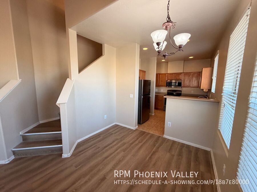 Spacious 2Bdm 2.5Ba Anthem Townhome with *NEW* flooring property image