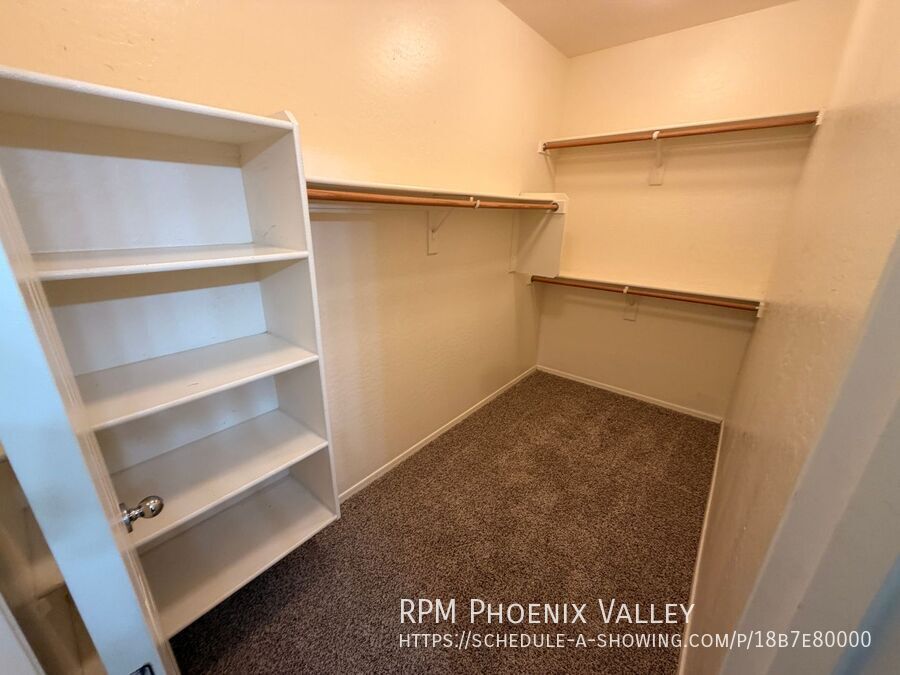 Spacious 2Bdm 2.5Ba Anthem Townhome with *NEW* flooring property image