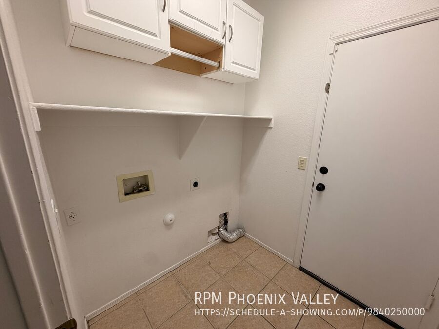 Beautiful 3 Bed / 2 Bath Surprise Home with *NO Carpet* property image