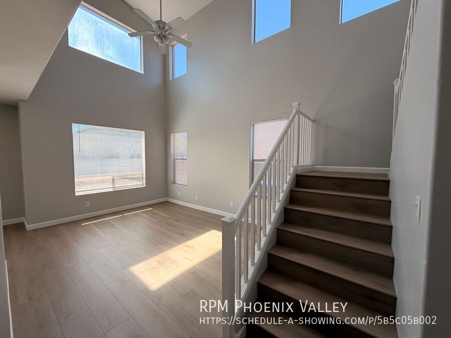 Fantastic 3Bdm 2.5Ba Avondale Home with ⭐New Floors and New Paint⭐ property image