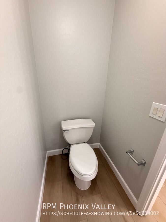 Fantastic 3Bdm 2.5Ba Avondale Home with ⭐New Floors and New Paint⭐ property image