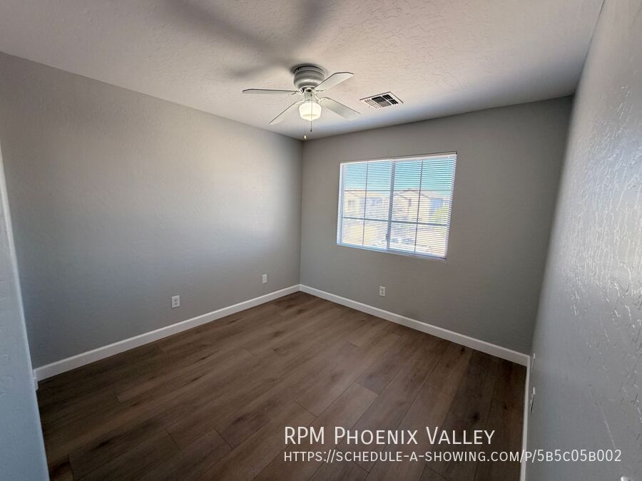 Fantastic 3Bdm 2.5Ba Avondale Home with ⭐New Floors and New Paint⭐ property image