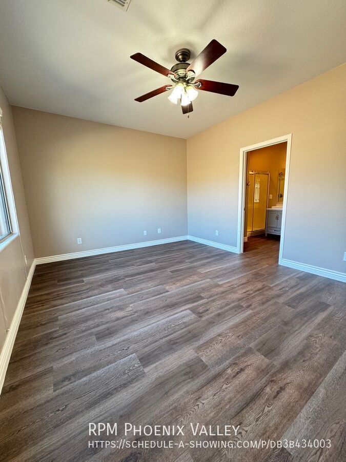 Beautiful 3Bdm 2Ba Anthem Home with ⭐New Floors and New Paint⭐in a Golf Community property image