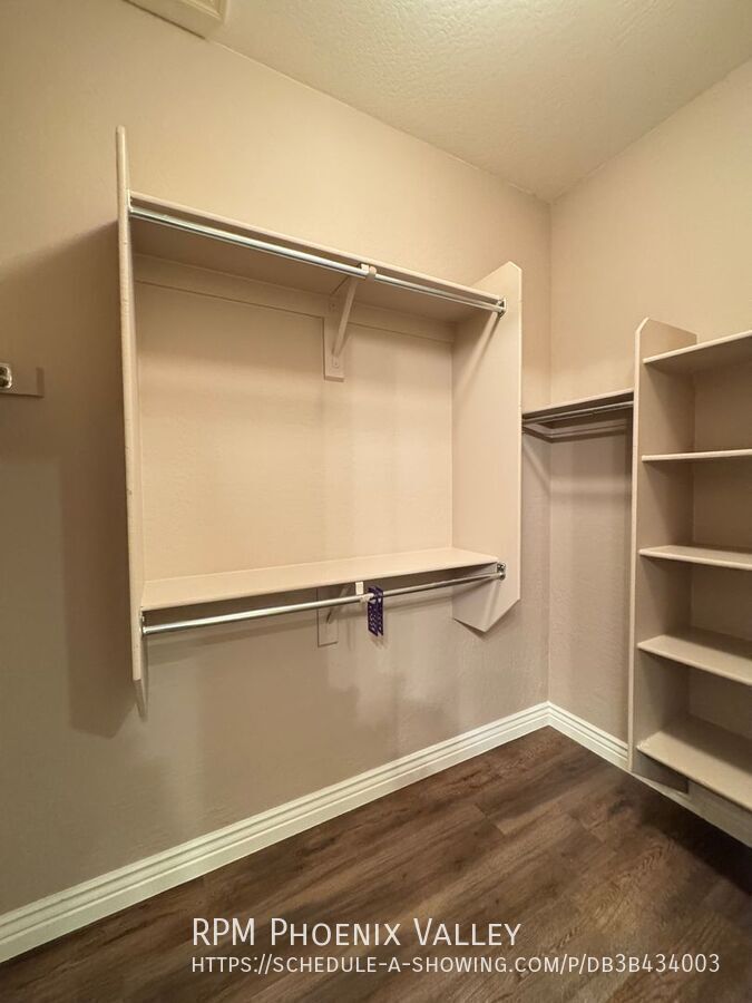 Beautiful 3Bdm 2Ba Anthem Home with ⭐New Floors and New Paint⭐in a Golf Community property image