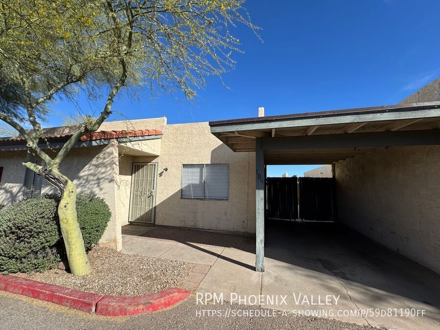 Updated Single Story 2Bdm - 2 Ba Glendale Unit with New Floors and Paint *No Carpet* property image