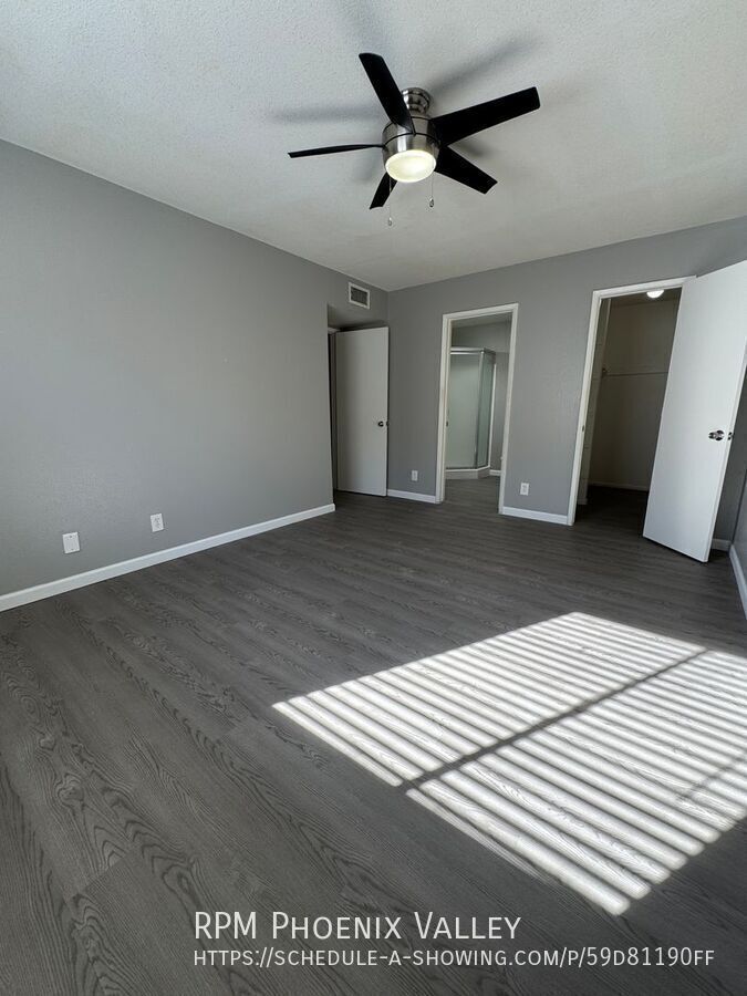 Updated Single Story 2Bdm - 2 Ba Glendale Unit with New Floors and Paint *No Carpet* property image
