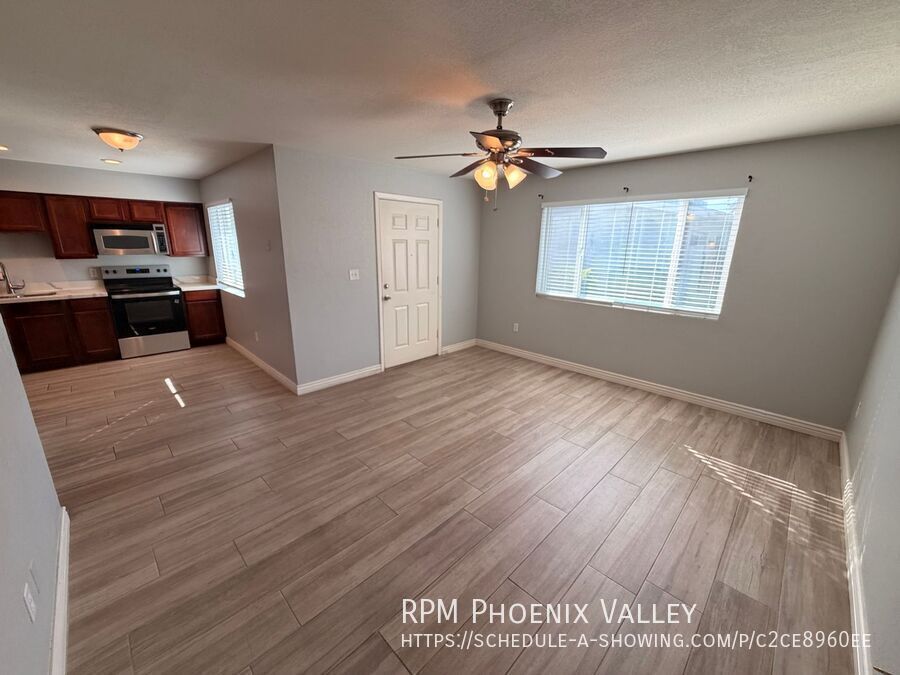 Charming 3 Bedroom, 2 Bathroom Single-Level Apartment in Cozy Phoenix Community property image