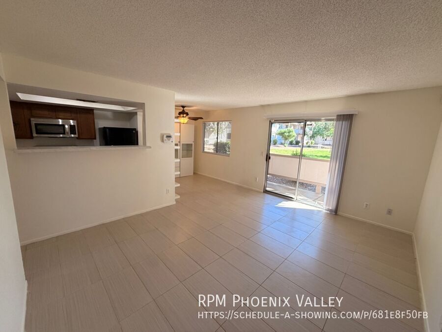 Move In Special! Spacious 2Bdm 2Ba Central Tempe Condo with New Floors! property image