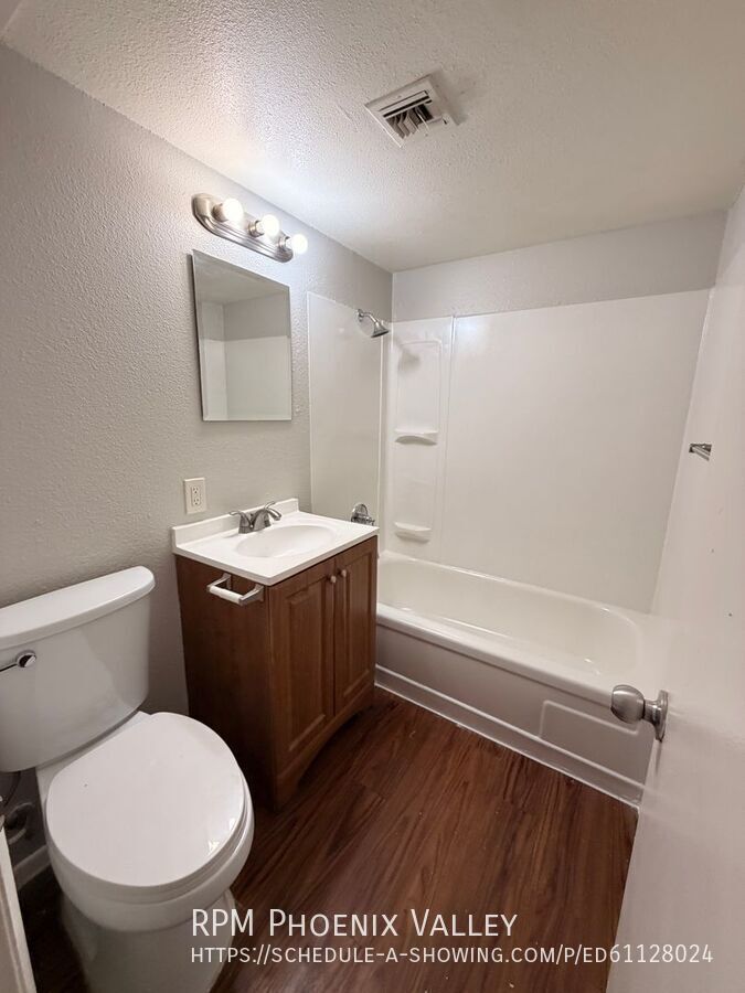 Welcome Home to the Glenn Isle Community! 1Ba 1 Ba unit property image