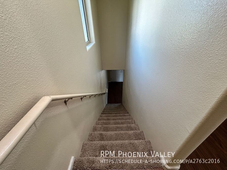 3 Bed/2.5 Bath Townhome 19th Ave & Bell End Unit *ALL* Appliances! property image
