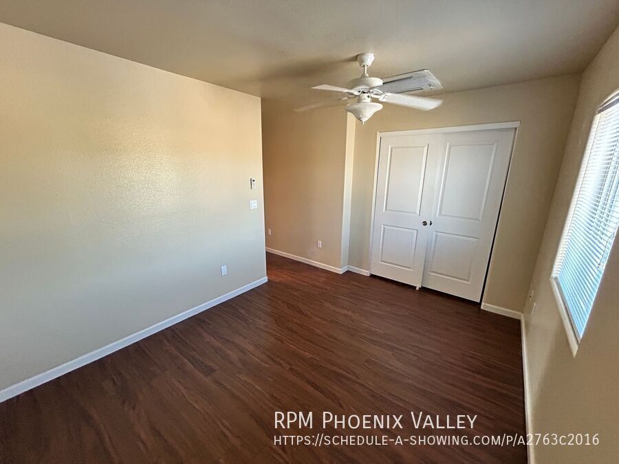 3 Bed/2.5 Bath Townhome 19th Ave & Bell End Unit *ALL* Appliances! property image