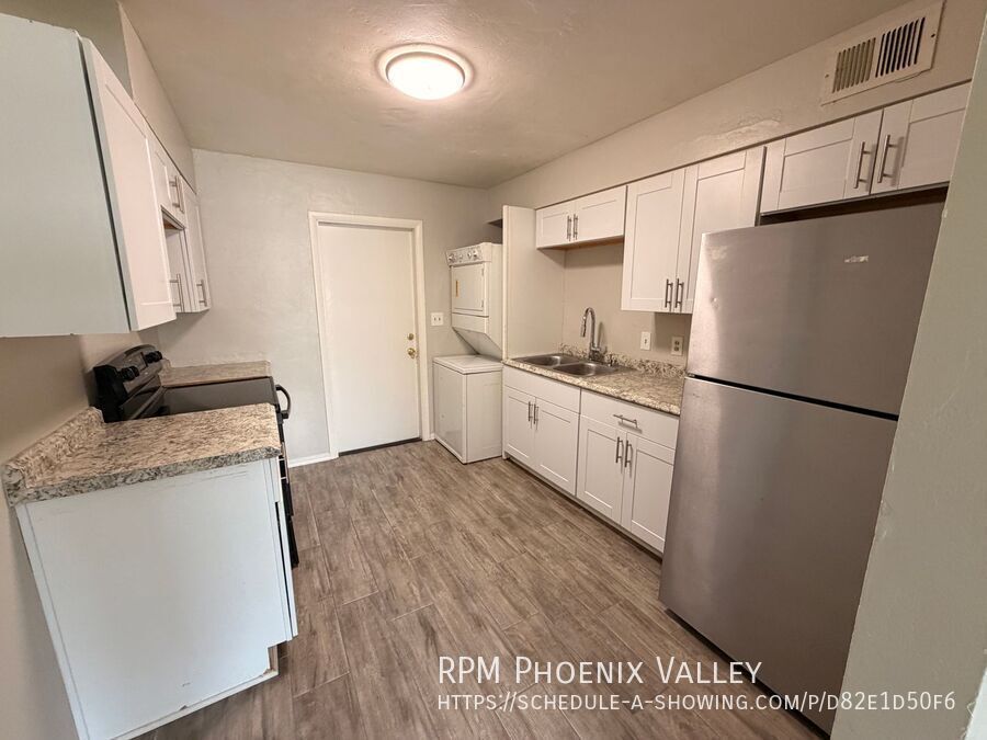 Recently renovated 2/1 Single Story Unit *NO* Carpet Near Phx Sky Harbor Airport! property image
