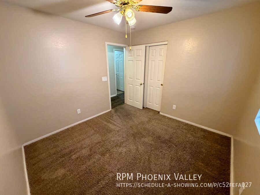 3/2 Single story Avondale Home *Custom Paint* & Carpet in Beds Only! property image