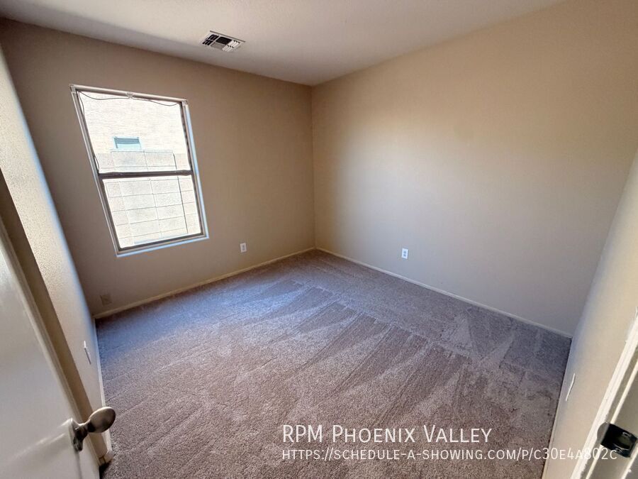 *NEW* Flooring + *NEW* Custom Paint Single Story Goodyear Home 4 Rent! property image