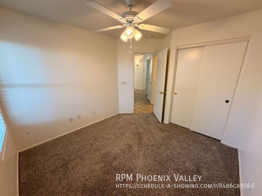 3 X 2 W/Den *ALL Appliances* **Corner Lot!! with New Paint & Carpet property image