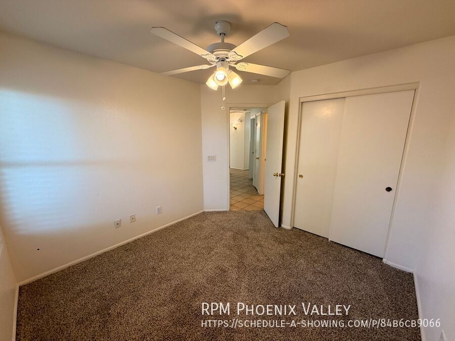 3 X 2 W/Den *ALL Appliances* **Corner Lot!! with New Paint & Carpet property image