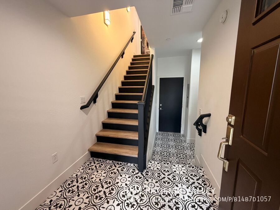 Modern, *Gated* N. Scottsdale 2/2.5 Townhome Ready 4 Move In! property image