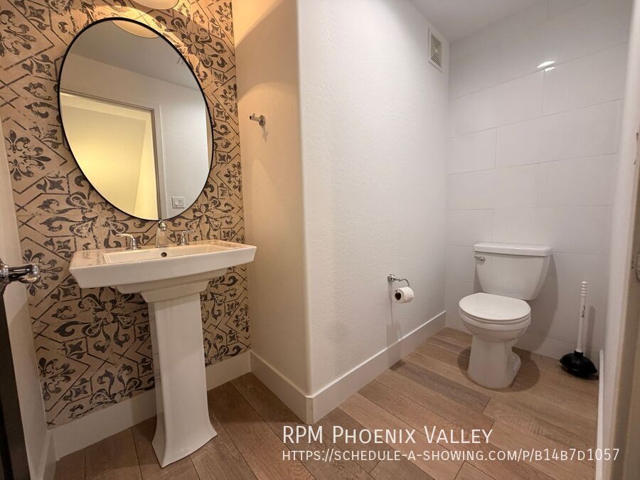 Modern, *Gated* N. Scottsdale 2/2.5 Townhome Ready 4 Move In! property image