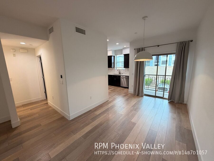 Modern, *Gated* N. Scottsdale 2/2.5 Townhome Ready 4 Move In! property image