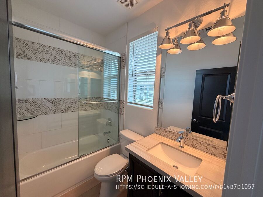 Modern, *Gated* N. Scottsdale 2/2.5 Townhome Ready 4 Move In! property image