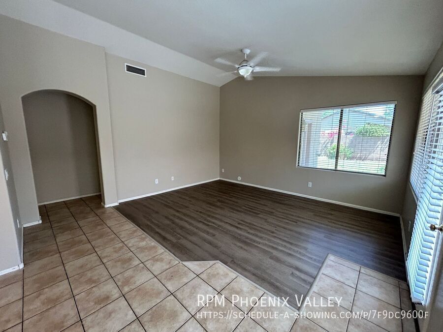 Warm, Inviting 3 Bed / 2bath Home in Canyon Trails with new updated and Flooring!!! property image