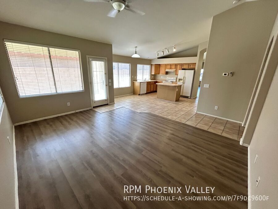Warm, Inviting 3 Bed / 2bath Home in Canyon Trails with new updated and Flooring!!! property image