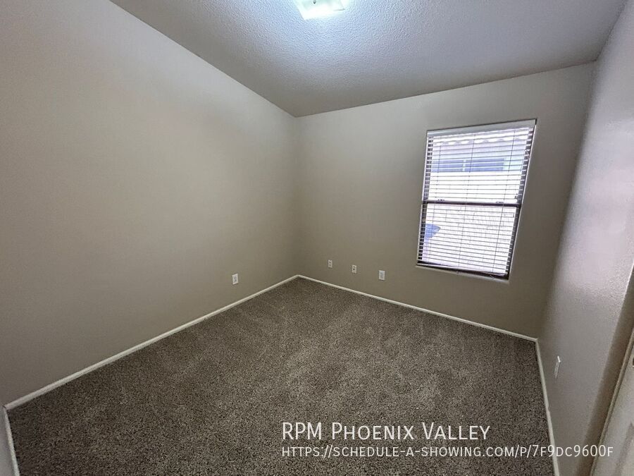 Warm, Inviting 3 Bed / 2bath Home in Canyon Trails with new updated and Flooring!!! property image