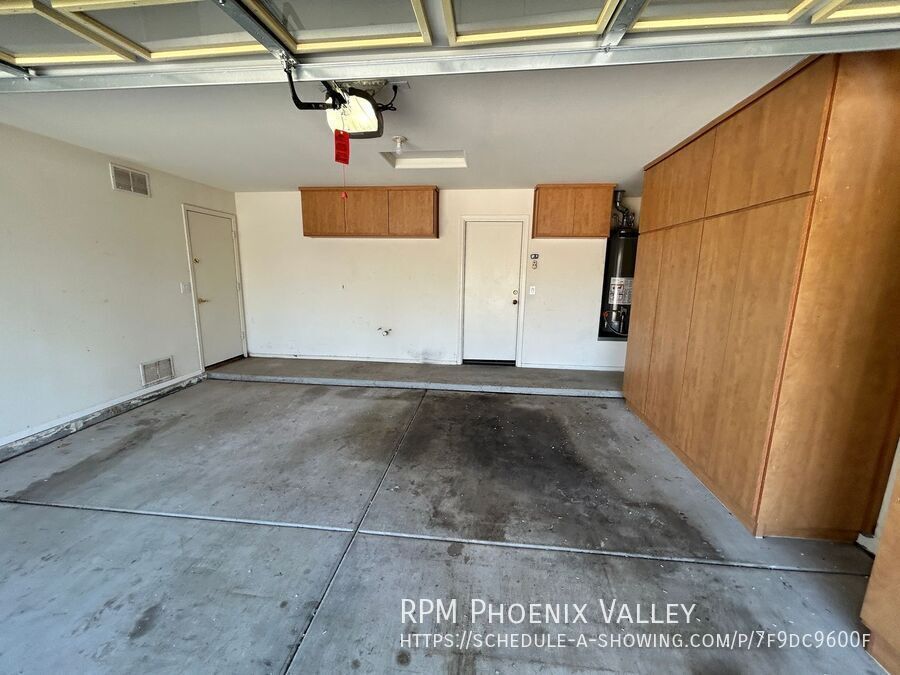 Warm, Inviting 3 Bed / 2bath Home in Canyon Trails with new updated and Flooring!!! property image