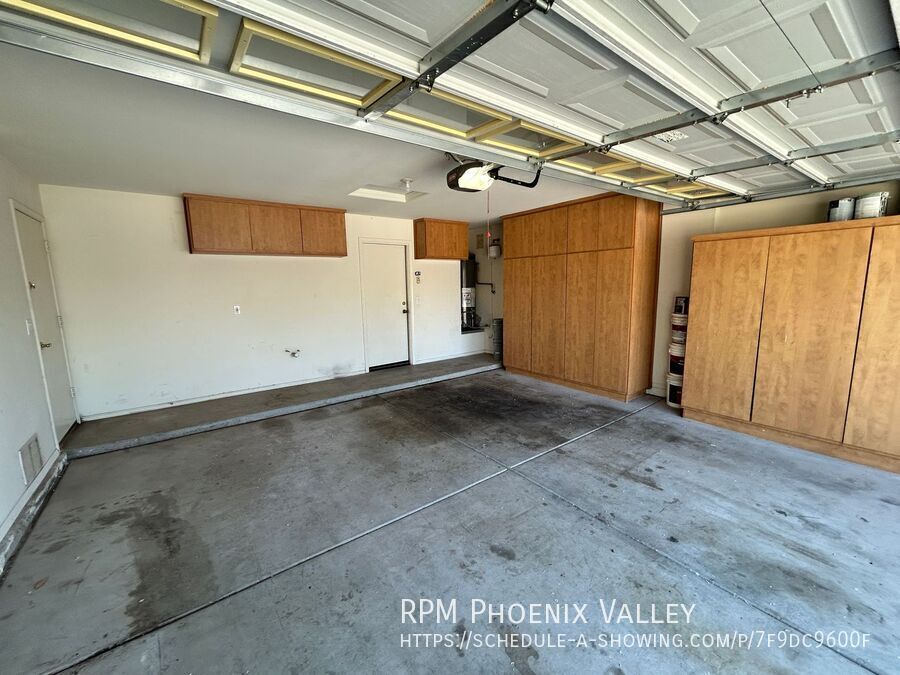 Warm, Inviting 3 Bed / 2bath Home in Canyon Trails with new updated and Flooring!!! property image
