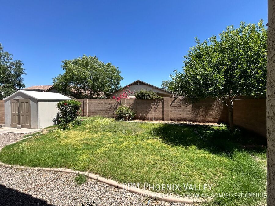 Warm, Inviting 3 Bed / 2bath Home in Canyon Trails with new updated and Flooring!!! property image