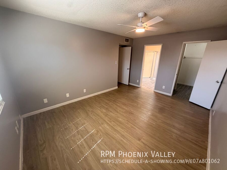 Updated Single Story 2x2 Glendale Unit With No Carpet property image