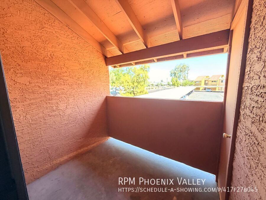 #201 *MOVE IN SPECIAL* 1/2 OFF YOUR FIRST FULL MONTH OF RENT property image
