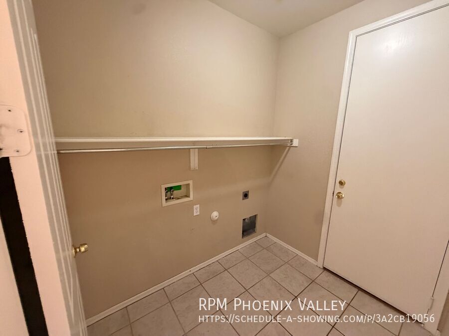 Spacious 3 Bedroom Single Story Peoria With A 3 Car Garage property image