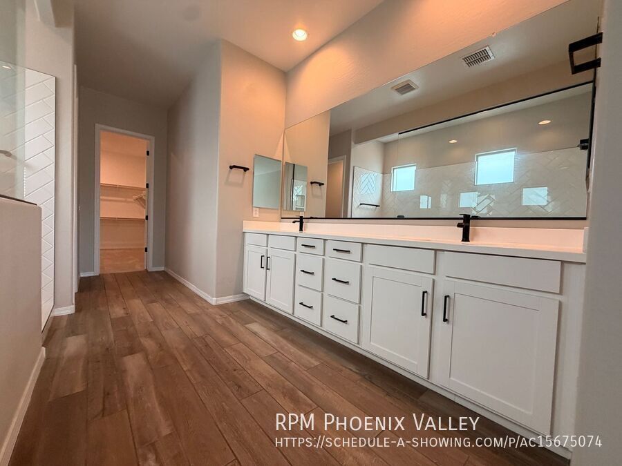 Stunning 3-Bedroom Home with Tandem 3-Car Garage in Litchfield Park! property image