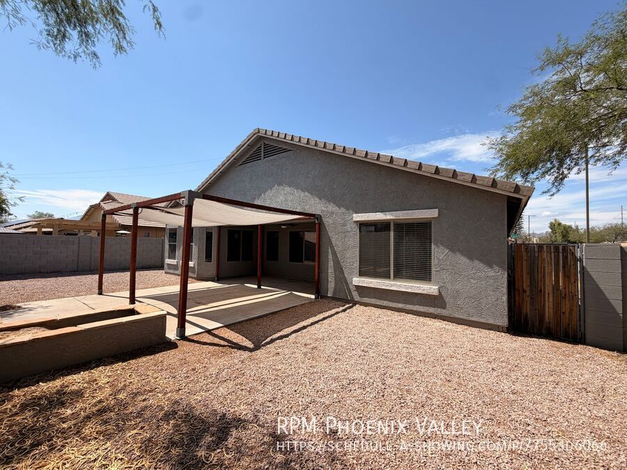 Pet Friendly Renovated 5-Bedroom Corner Lot Home with Luxury Upgrades property image