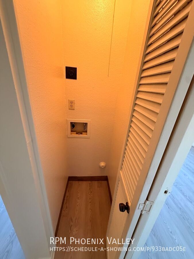 Freshly Updated 2 Bedroom with *NEW* Vinyl Floors,  *MOVE IN SPECIAL* 1/2 OFF YOUR FIRST FULL MONTH OF RENT property image