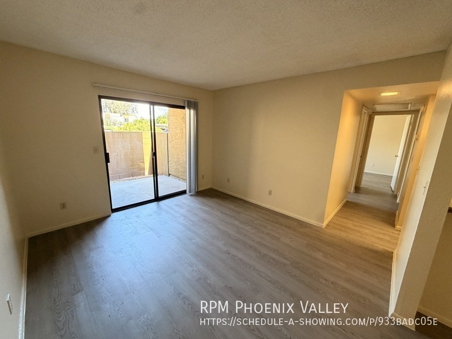 Freshly Updated 2 Bedroom with *NEW* Vinyl Floors,  *MOVE IN SPECIAL* 1/2 OFF YOUR FIRST FULL MONTH OF RENT property image