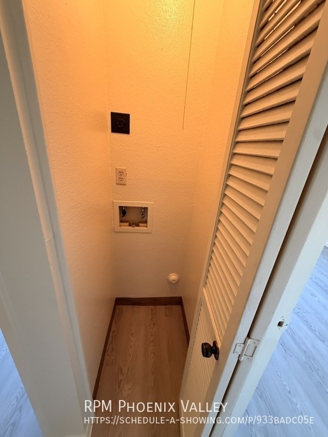 Freshly Updated 2 Bedroom with *NEW* Vinyl Floors,  *MOVE IN SPECIAL* 1/2 OFF YOUR FIRST FULL MONTH OF RENT property image