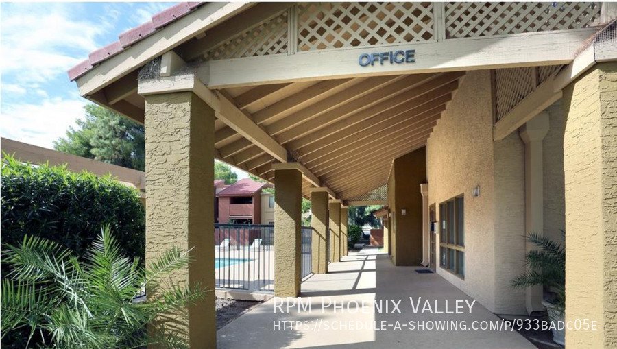 Freshly Updated 2 Bedroom with *NEW* Vinyl Floors,  *MOVE IN SPECIAL* 1/2 OFF YOUR FIRST FULL MONTH OF RENT property image