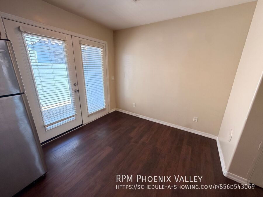 Beautiful Townhome With Freshly Painted Areas & Stainless-Steel Appliances! property image