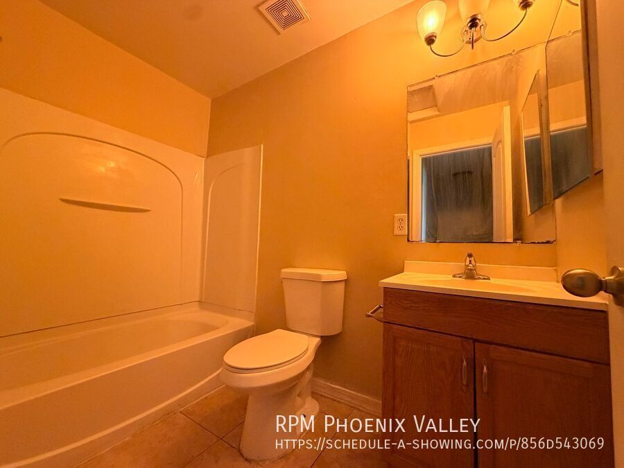 Beautiful Townhome With Freshly Painted Areas & Stainless-Steel Appliances! property image