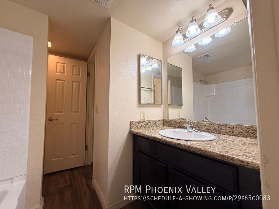 #162 2 Bedroom 1 Bathroom 670 sq.ft. Near Tempe Marketplace and Light Rail property image