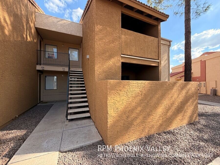 1x1 Near ASU w/ *MOVE IN SPECIAL* property image