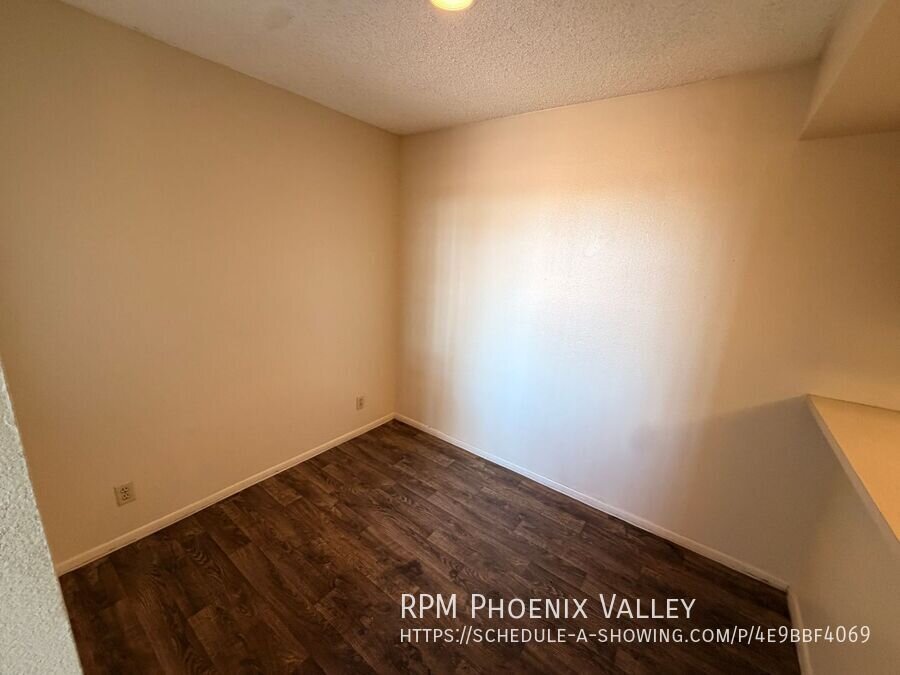 1x1 Near ASU w/ *MOVE IN SPECIAL* property image