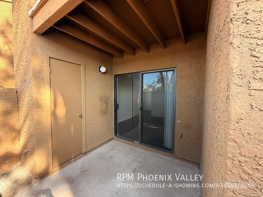 1x1 Near ASU w/ *MOVE IN SPECIAL* property image