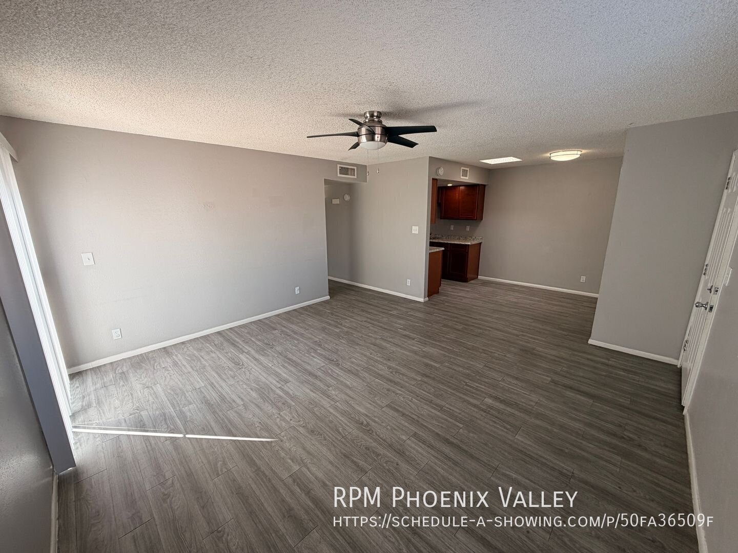 Updated Single Story 2x2 Glendale Unit With No Carpet property image