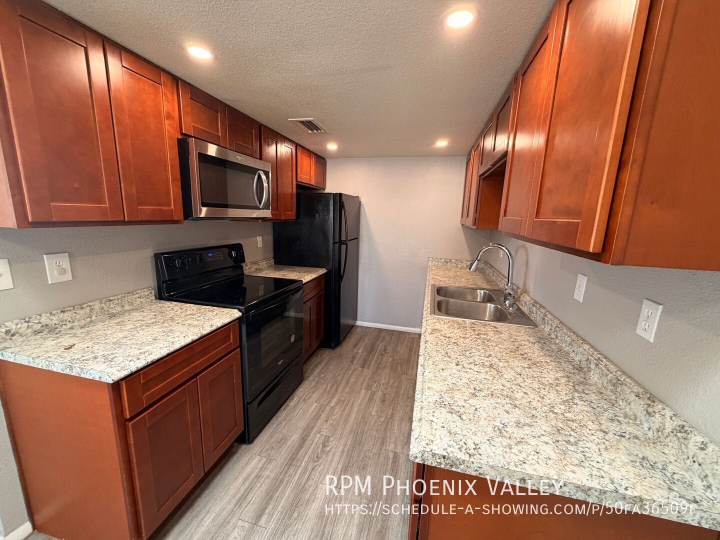 Updated Single Story 2x2 Glendale Unit With No Carpet property image