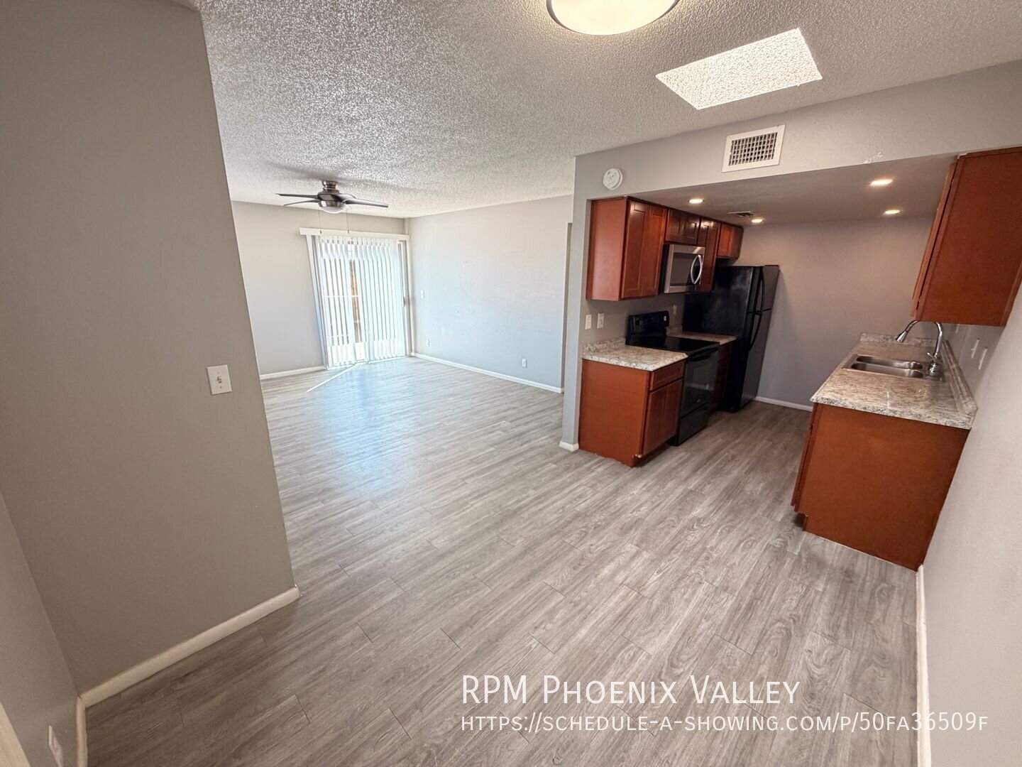 Updated Single Story 2x2 Glendale Unit With No Carpet property image