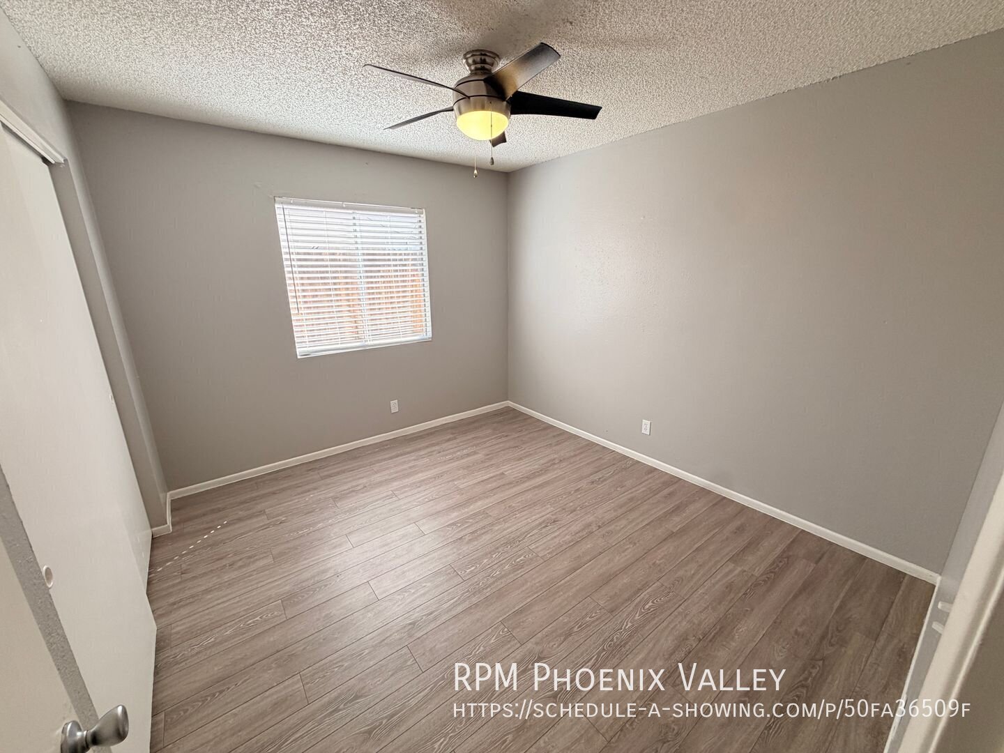 Updated Single Story 2x2 Glendale Unit With No Carpet property image