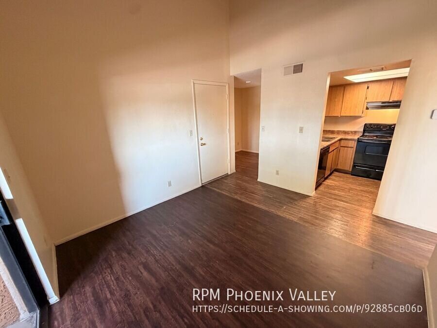 1 Bed/1 Bath 500 sq.ft. Near Tempe Marketplace and Light Rail - *MOVE IN SPECIAL* property image